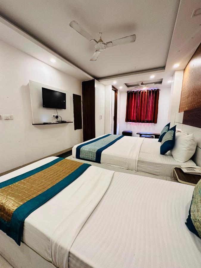 Palm Majestic At Airport Hotel New Delhi Luaran gambar