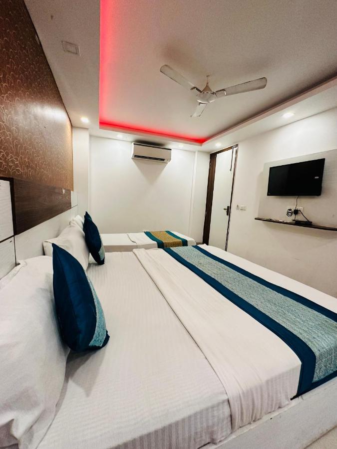 Palm Majestic At Airport Hotel New Delhi Luaran gambar