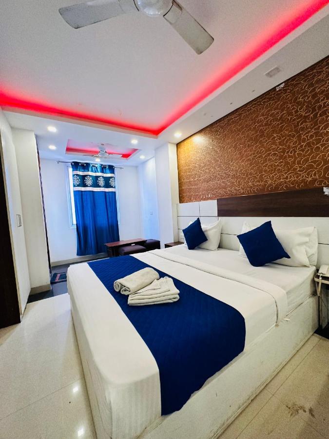 Palm Majestic At Airport Hotel New Delhi Luaran gambar
