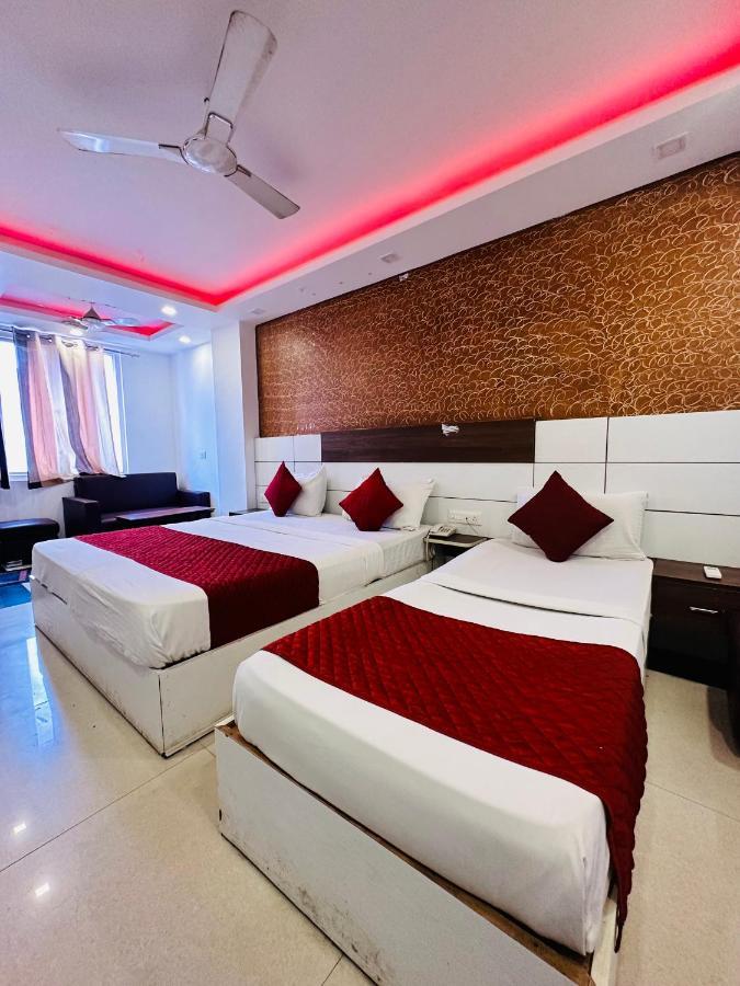 Palm Majestic At Airport Hotel New Delhi Luaran gambar