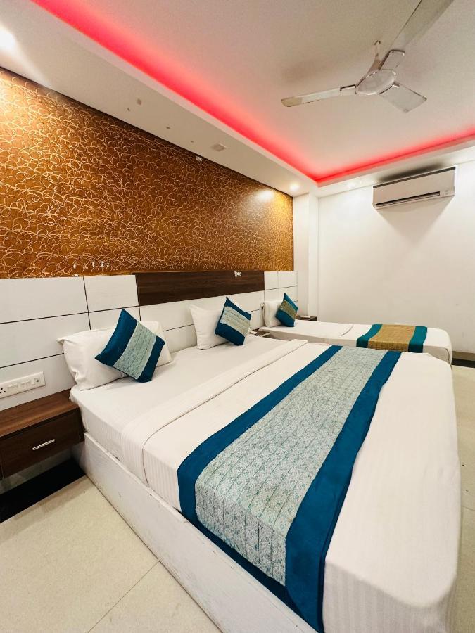 Palm Majestic At Airport Hotel New Delhi Luaran gambar