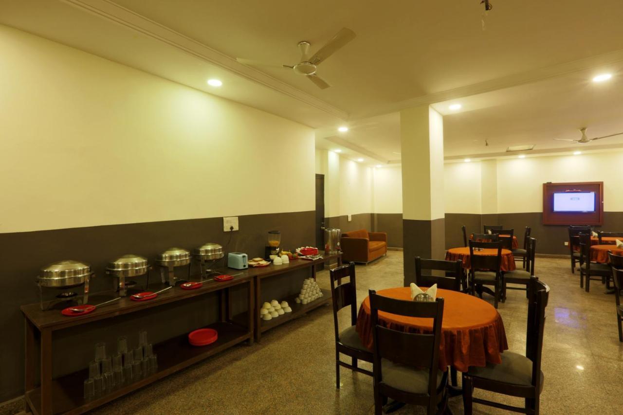 Palm Majestic At Airport Hotel New Delhi Luaran gambar