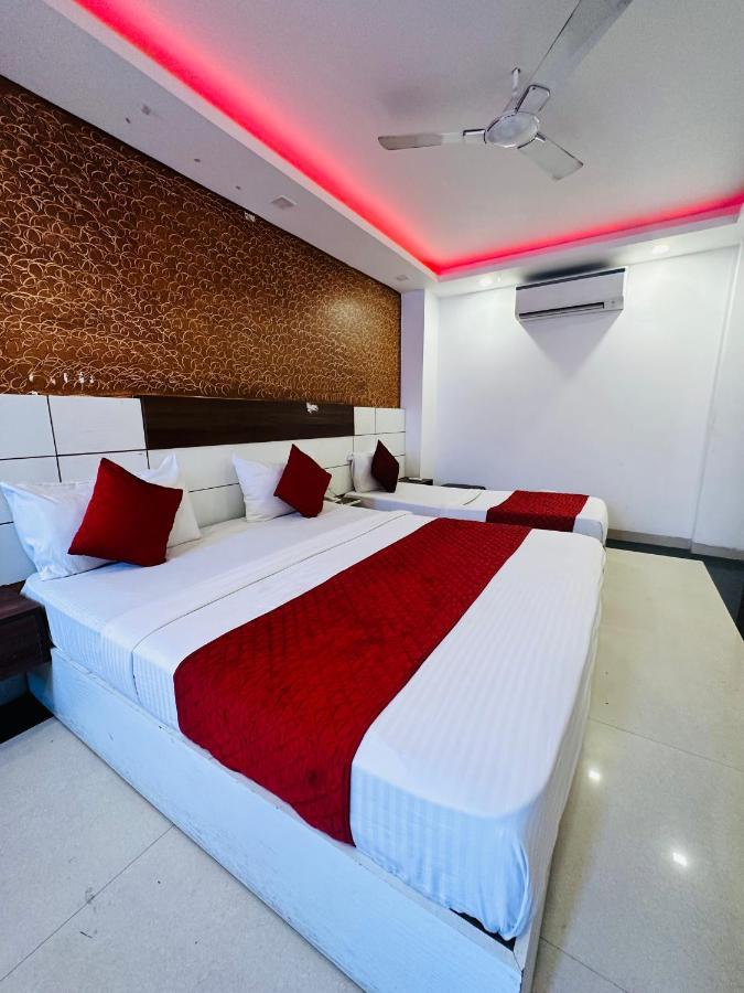 Palm Majestic At Airport Hotel New Delhi Luaran gambar