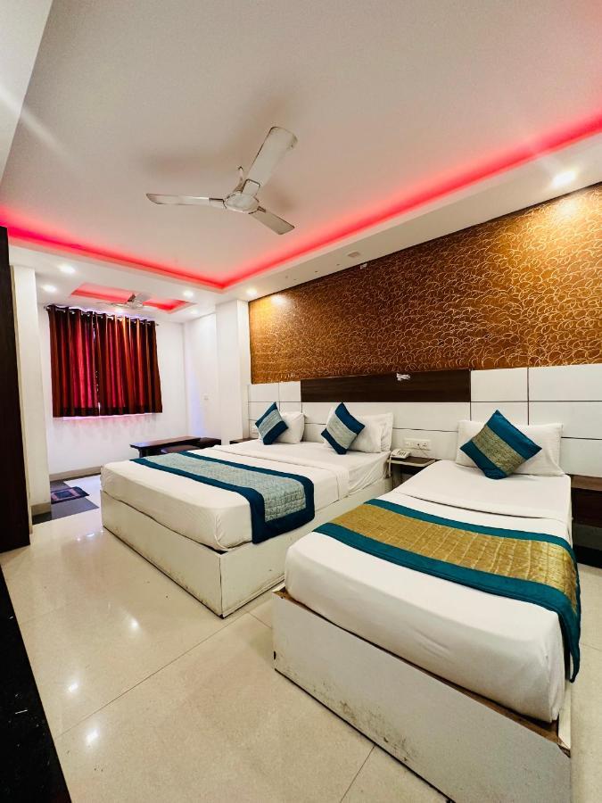 Palm Majestic At Airport Hotel New Delhi Luaran gambar
